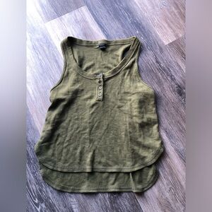 Wild Fable Women’s Olive Button-Front Tank Top Size Medium